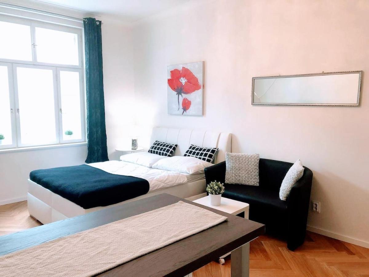 Charming Near The Historic Center Prague