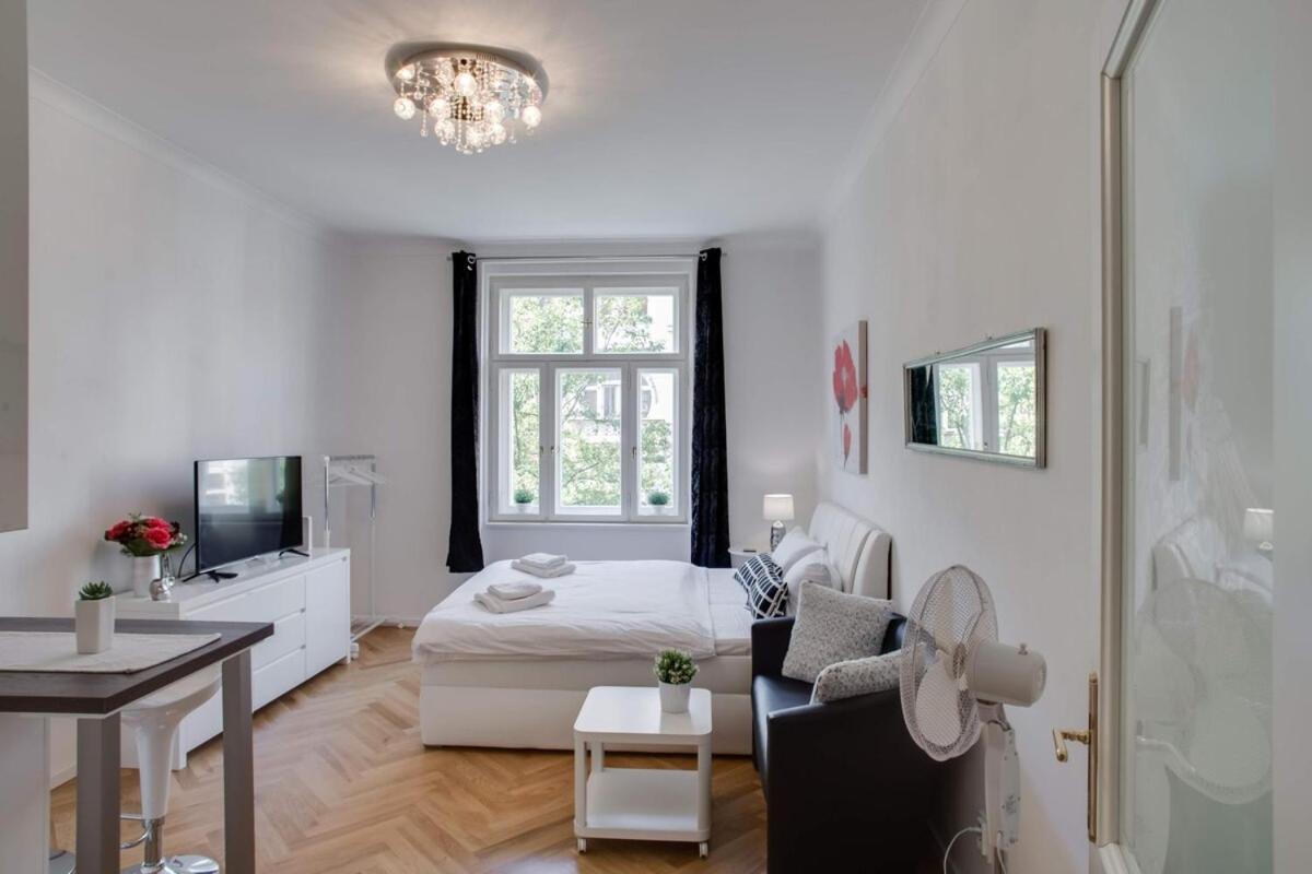 Charming Near The Historic Center * Prague